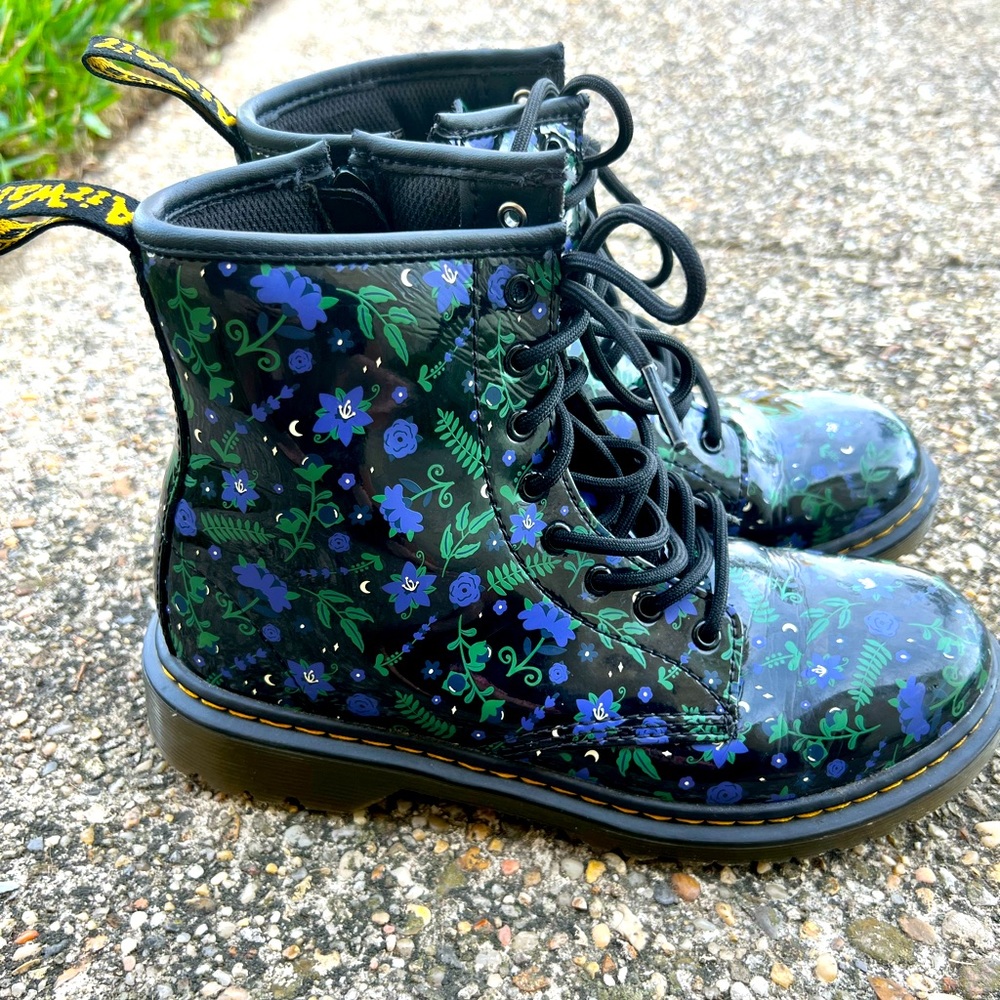 Dr. Martens Floral Boots Size 4 US (Big Kid)